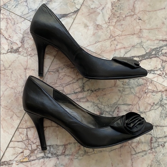 Moda Spana Leather Rose Pumps